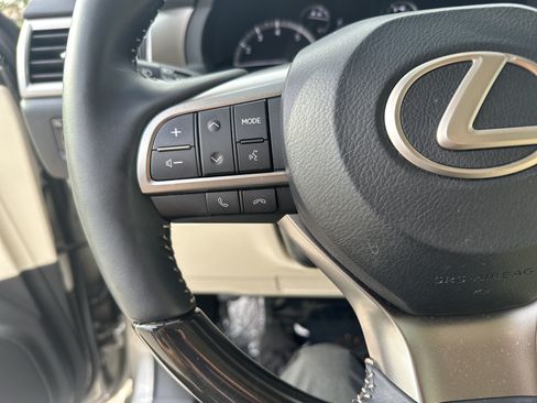 Used 2023 Lexus GX 460 Luxury w/ Sport Design Package AWD/4WD image 19