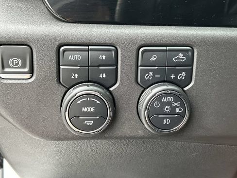 Used 2024 Chevrolet Silverado 1500 ZR2 AWD/4WD image 30
