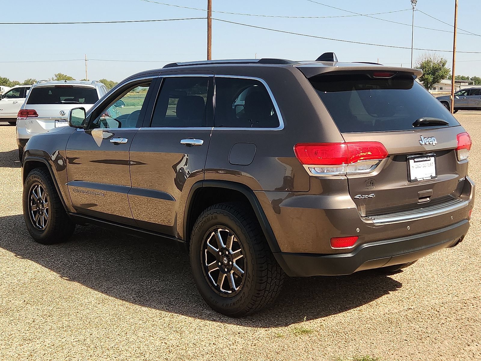 Used 2017 Jeep Grand Cherokee Limited AWD/4WD image 3