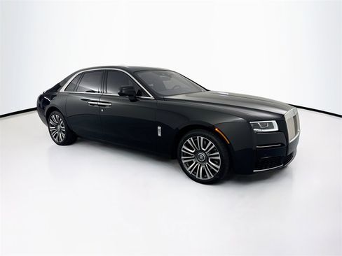 Used 2022 Rolls-Royce Ghost image 3