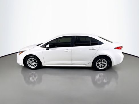 Used 2022 Toyota Corolla LE image 6