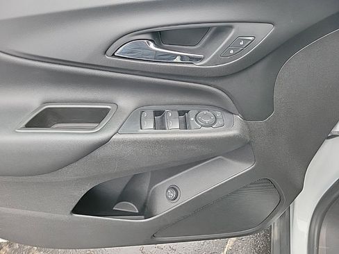 Used 2019 Chevrolet Equinox LT image 9