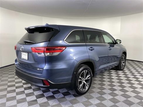 Used 2018 Toyota Highlander Plus image 9