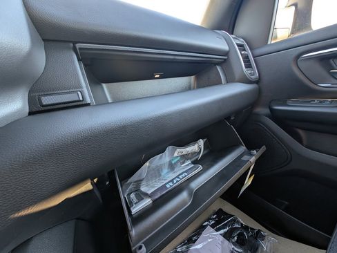 New 2026 RAM 1500 4x4 Crew Cab image 34