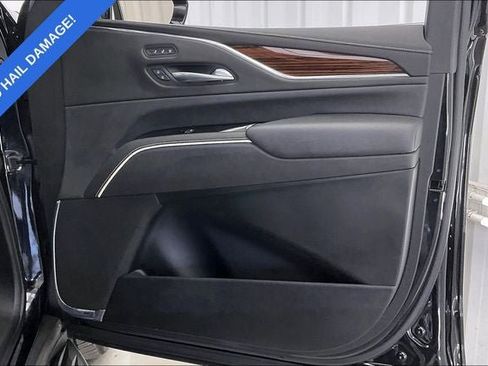 Used 2021 Cadillac Escalade Premium Luxury w/ Performance Package AWD/4WD image 22