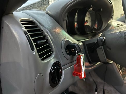 Used 2000 Porsche 911 Carrera image 25