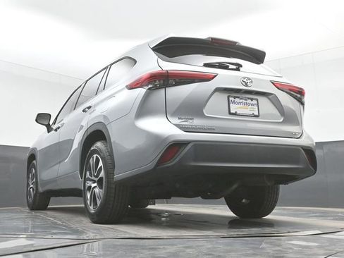 Used 2021 Toyota Highlander XLE FWD image 52