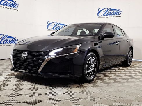 Used 2024 Nissan Altima 2.5 S FWD image 5