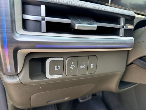 Used 2025 Hyundai Santa Fe Calligraphy AWD/4WD image 23
