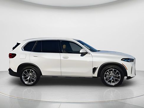 New 2026 BMW X5 xDrive40i w/ Parking Assistance Package AWD/4WD image 9