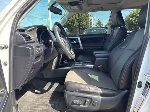 Used 2018 Toyota 4Runner SR5 Premium w/ Wilderness Package AWD/4WD image 9