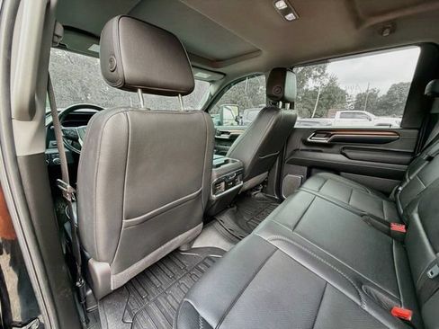 Used 2024 GMC Sierra 3500 Denali w/ Denali Reserve Package AWD/4WD image 9