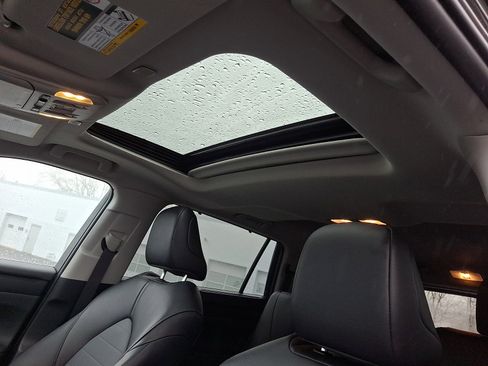 Used 2025 Toyota Highlander XLE image 15