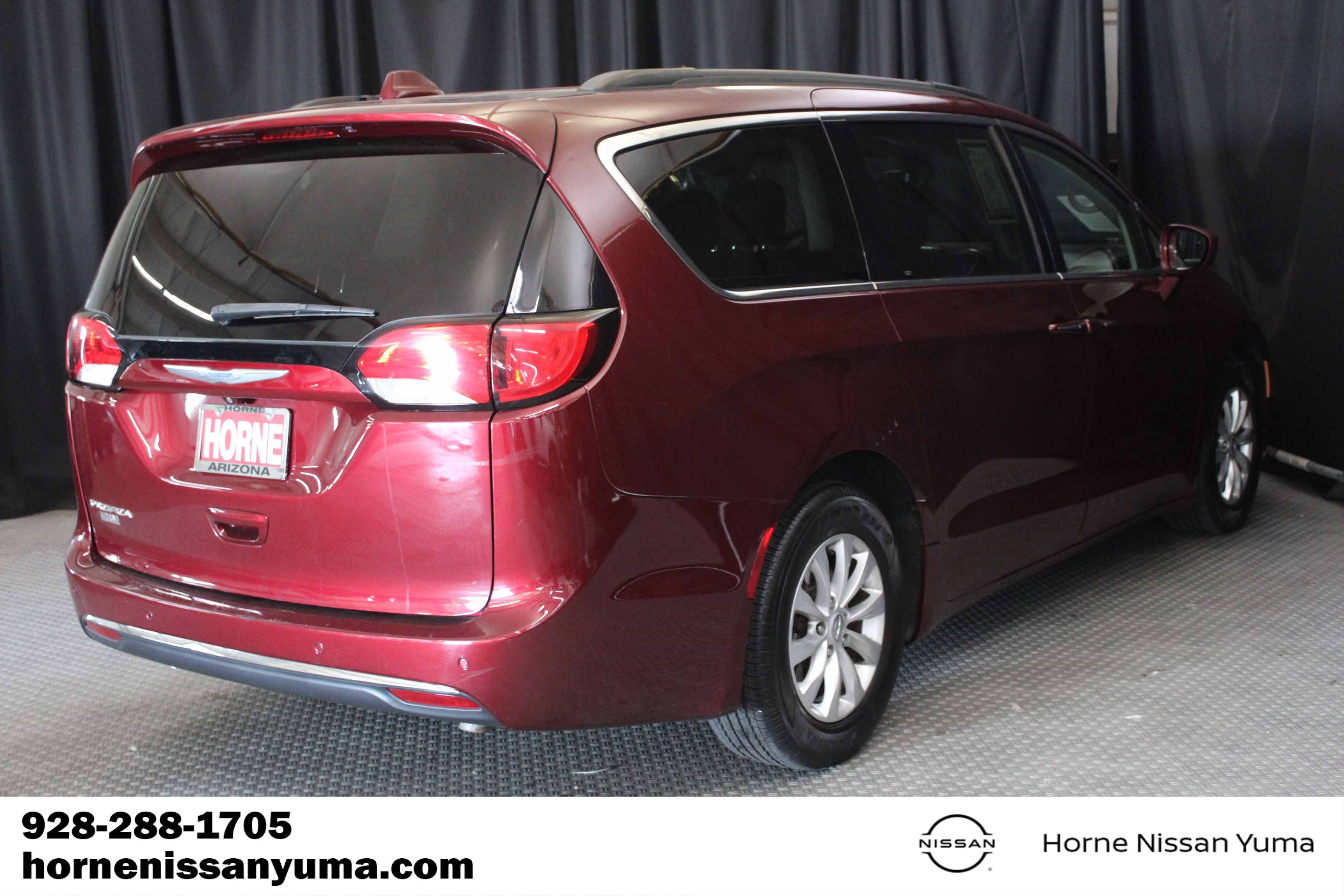 Used 2018 Chrysler Pacifica Touring Plus FWD image 14