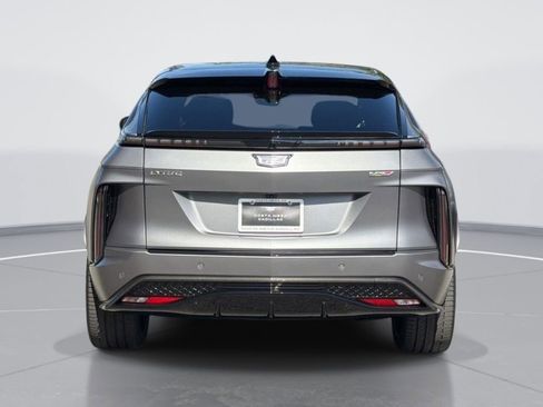 New 2026 Cadillac Lyriq V w/ Exterior Carbon Fiber Package AWD/4WD image 4
