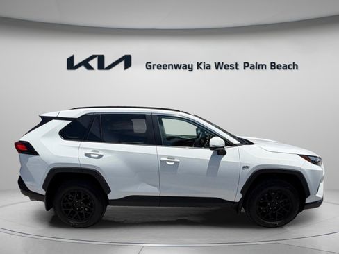 Used 2024 Toyota RAV4 XLE w/ Convenience Package FWD image 8