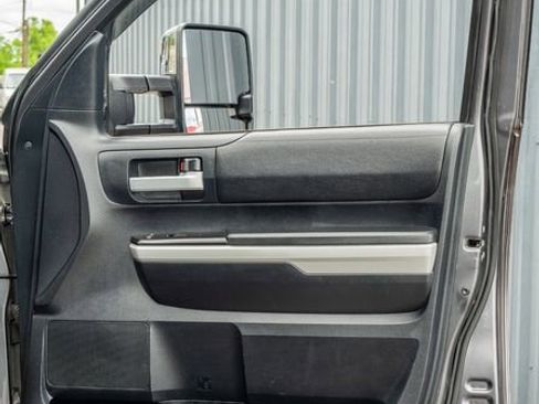 Used 2018 Toyota Tundra SR5 w/ TRD Off Road Package image 40
