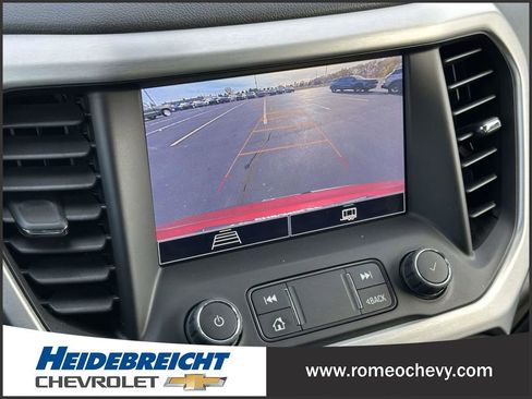 Used 2022 GMC Acadia SLE w/ Driver Convenience Package image 29