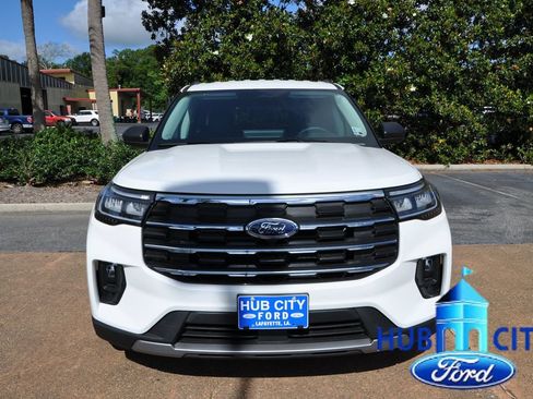 New 2026 Ford Explorer Active w/ Active Comfort Package RWD image 8
