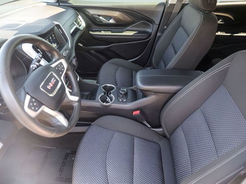 Used 2024 GMC Terrain SLE w/ Driver Convenience Package image 12