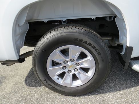 Used 2025 Chevrolet Silverado 1500 W/T RWD image 10