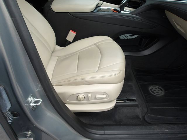 Used 2019 Buick Enclave Essence AWD/4WD image 10