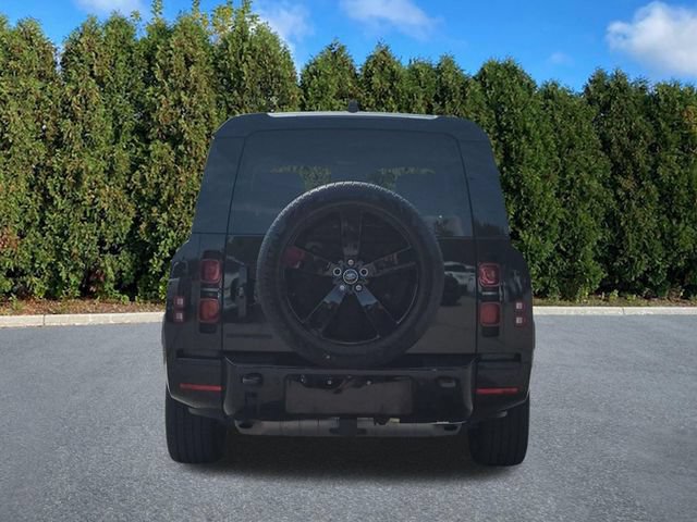 Used 2024 Land Rover Defender 130 X-Dynamic SE AWD/4WD image 5