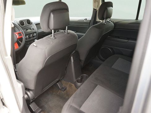 Used 2016 Jeep Patriot Sport w/ Power Value Group FWD image 11