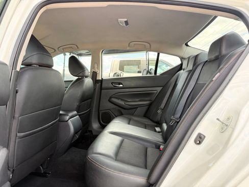 Used 2019 Nissan Altima 2.5 SR FWD image 18