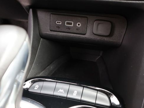 Used 2023 Buick Encore GX Select w/ Sport Touring Package image 22