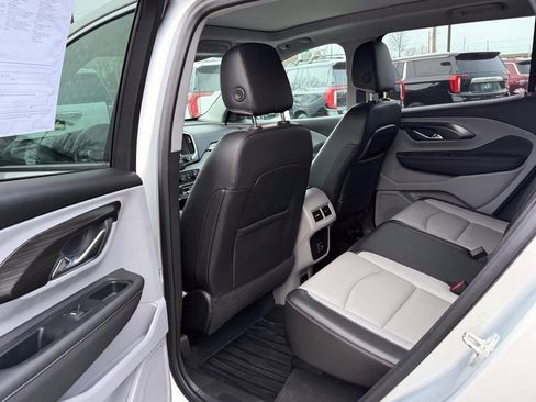 Used 2022 GMC Terrain SLT image 11