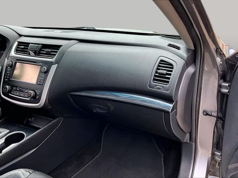Used 2017 Nissan Altima 2.5 SL w/ 2.5 Technology Package FWD image 18