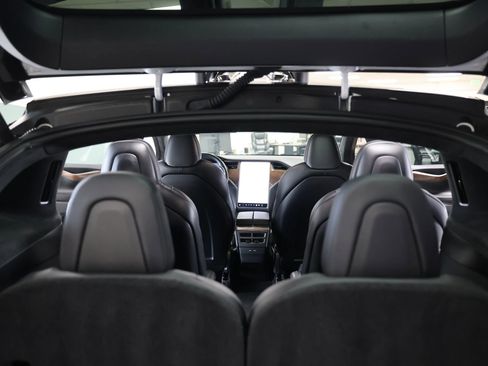 Used 2020 Tesla Model X Performance image 38