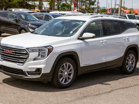 Used 2023 GMC Terrain SLT AWD/4WD image 9