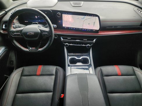 Used 2025 Chevrolet Traverse RS FWD image 28