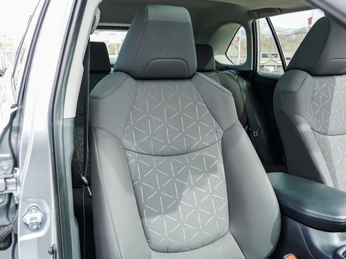 Certified 2024 Toyota RAV4 XLE w/ Convenience Package image 24