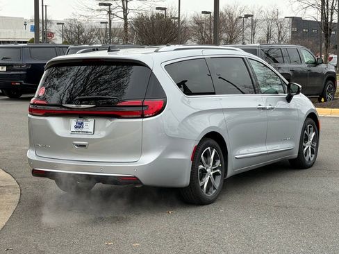 New 2026 Chrysler Pacifica Pinnacle image 7