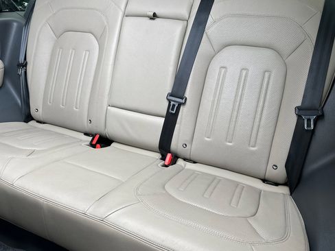 Used 2021 Land Rover Defender 90 First Edition image 26