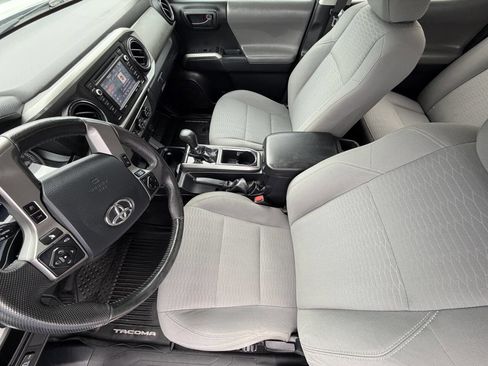 Used 2019 Toyota Tacoma SR5 w/ SR5 Appearance Package (SM) RWD image 10