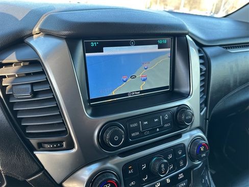 Used 2016 Chevrolet Suburban LT image 30