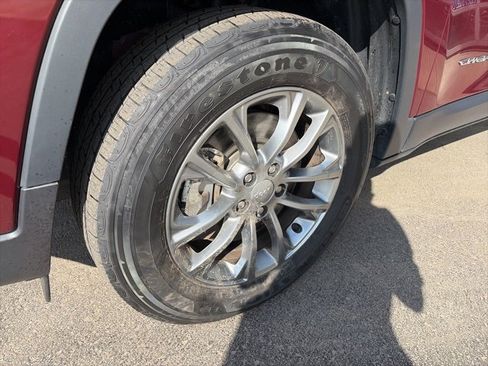 Used 2021 Jeep Cherokee Latitude Lux w/ Comfort/Convenience Group image 6