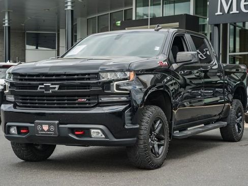 Used 2022 Chevrolet Silverado 1500 LT Trail Boss w/ LPO, Dark Essentials Package AWD/4WD image 3