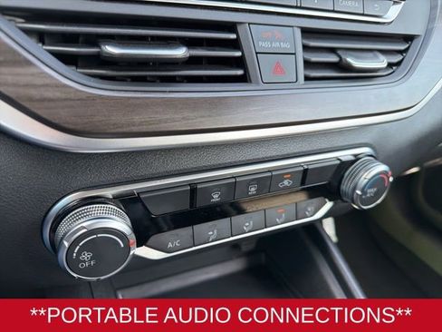 Used 2025 Nissan Altima 2.5 SV image 13