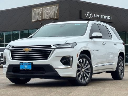 Used 2022 Chevrolet Traverse Premier image 1