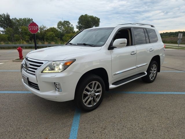 Used 2014 Lexus LX 570 4WD image 3
