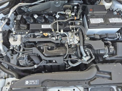 Used 2024 Toyota Corolla Cross XLE w/ Convenience Package image 17