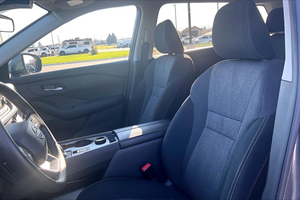 Used 2026 Nissan Rogue SV AWD/4WD image 24