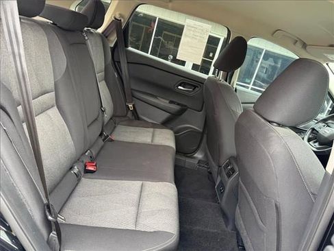 Used 2025 Nissan Rogue SV AWD/4WD image 16