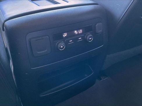 Used 2019 Chevrolet Suburban LT AWD/4WD image 10
