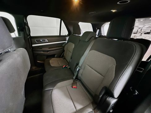 Used 2017 Ford Explorer XLT w/ Equipment Group 201A image 26